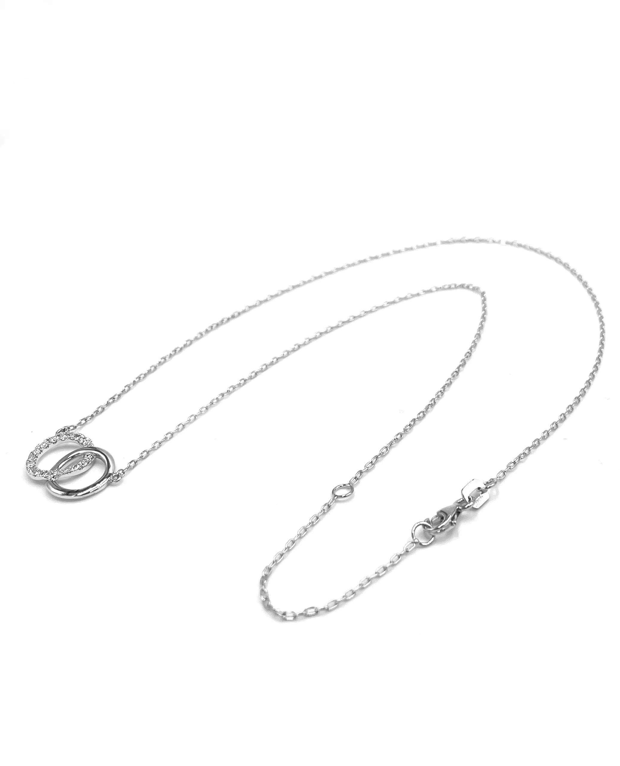 18K White Gold Interlocking Circle Necklace