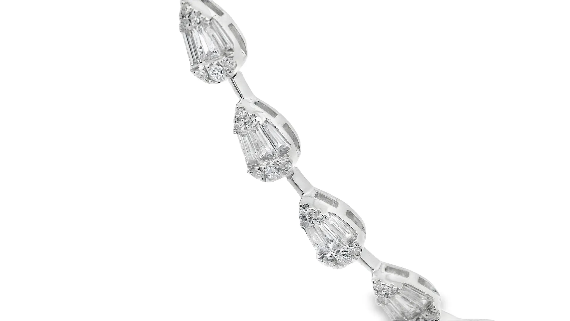 4.70ct 18k White Gold Diamond Necklace