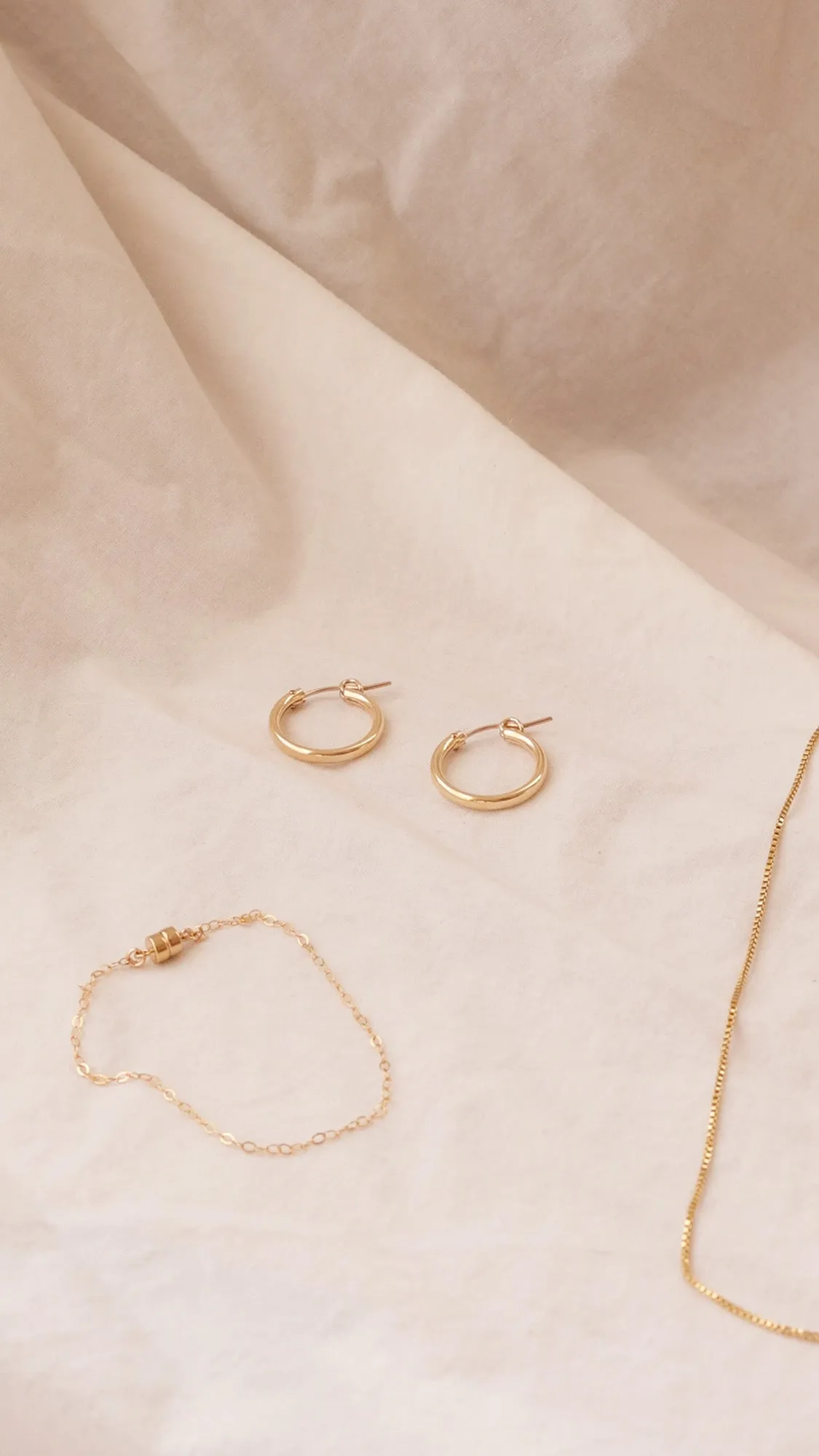 Dana Small - Gold Filled Hoop Earrings