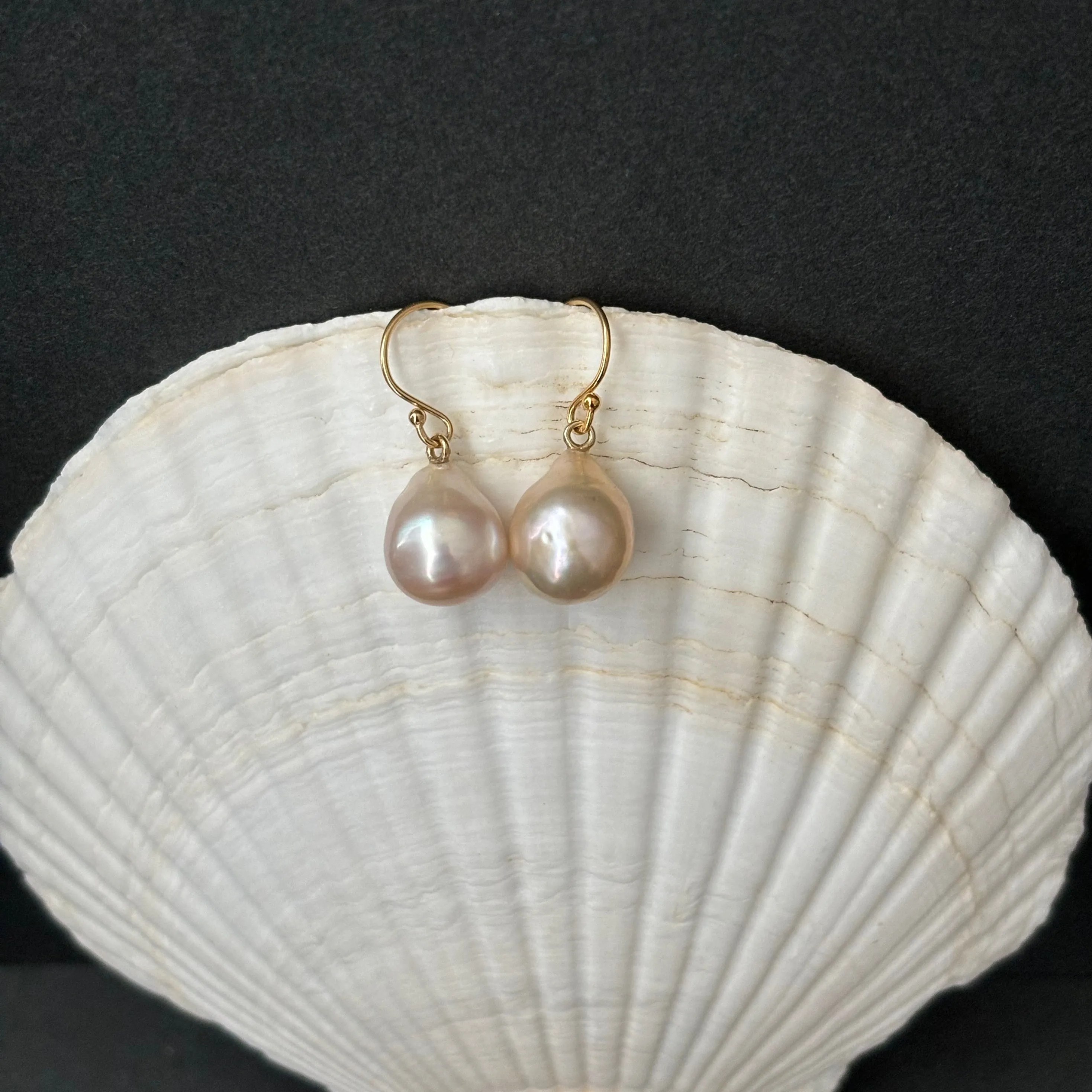 SIMPLE JAPAN KASUMI CHAMPAGNE WHITE TONE PEARL EARRINGS